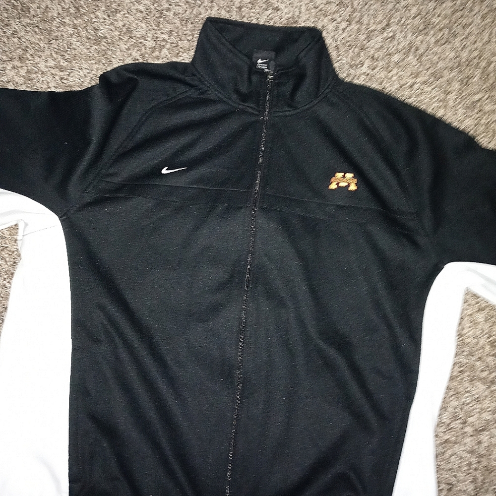 Nike jogging suit
